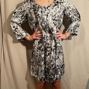 Short loose long sleeve dress
